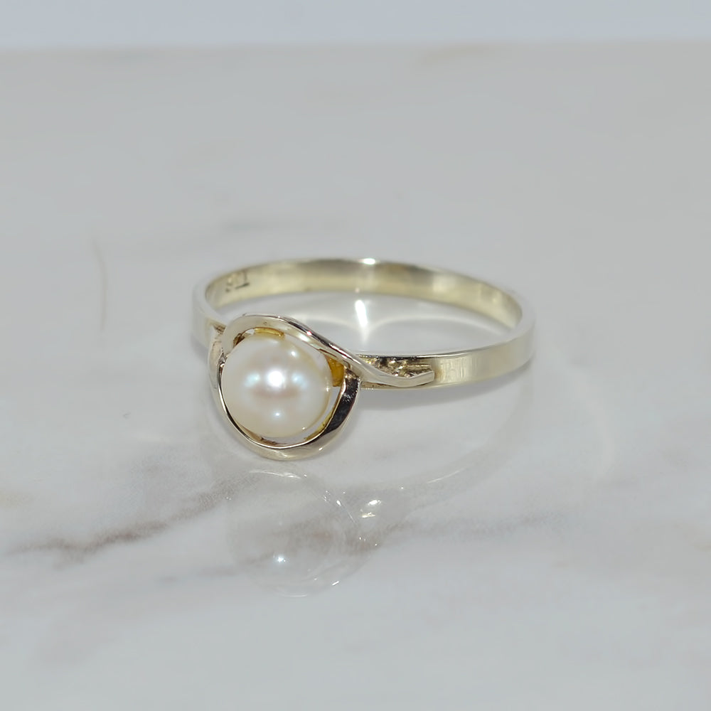 9ct Solid White Gold Hallmarked Natural Southern Sea Pearl Ring