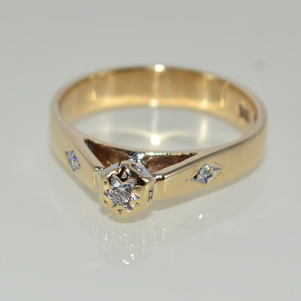 9ct Solid Yellow Gold Hallmarked Natural Diamond Ring Vintage
